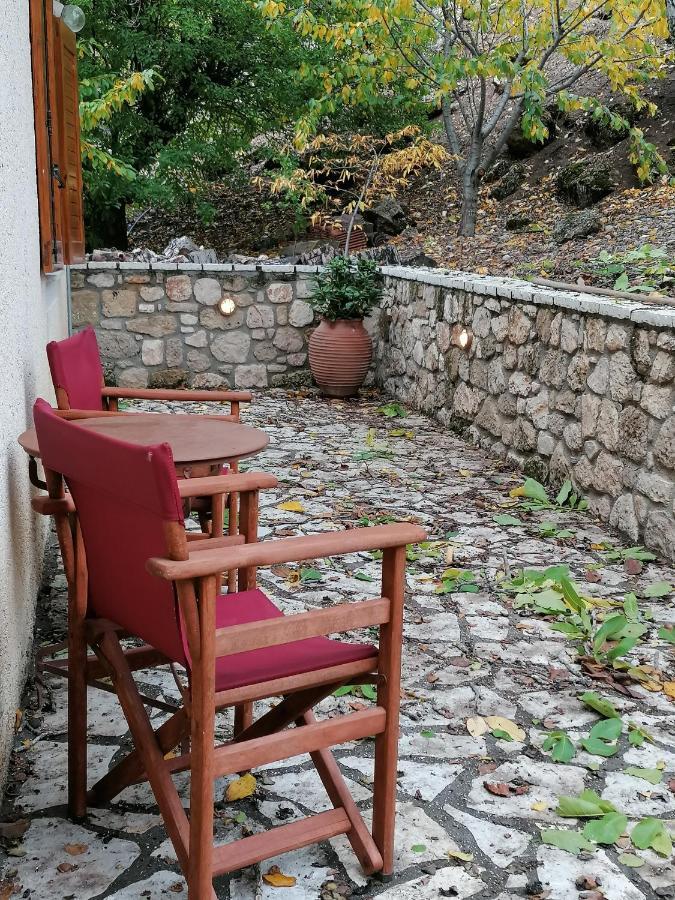 Ξενώνας Το Πατρικό Karia  Экстерьер фото